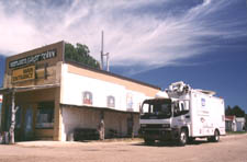609TWCtrucksm.jpg (14687 bytes)